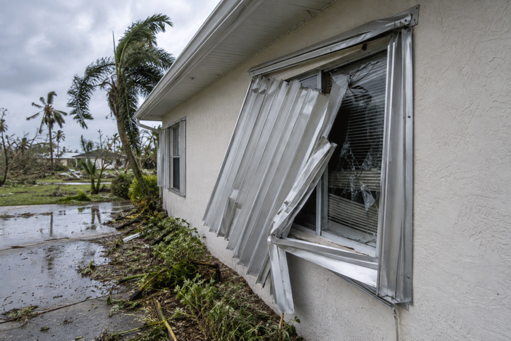 Why You Should Only Hire a Licensed Contractor to Install Hurricane Protection in Florida